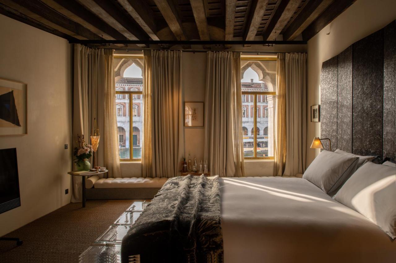 King Room with Grand Canal View,1402231097:JPEG